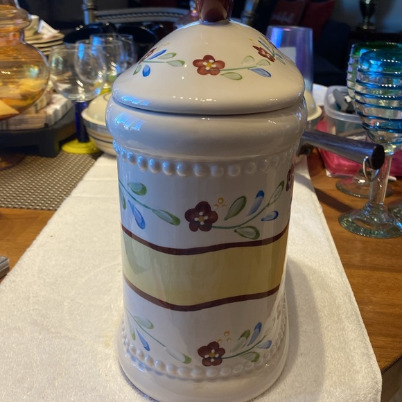 Biscotti cookie jar. Like new made for Nonnis. Like new 11.5 H x 9 Wx 5.25 - Picture 2 of 7